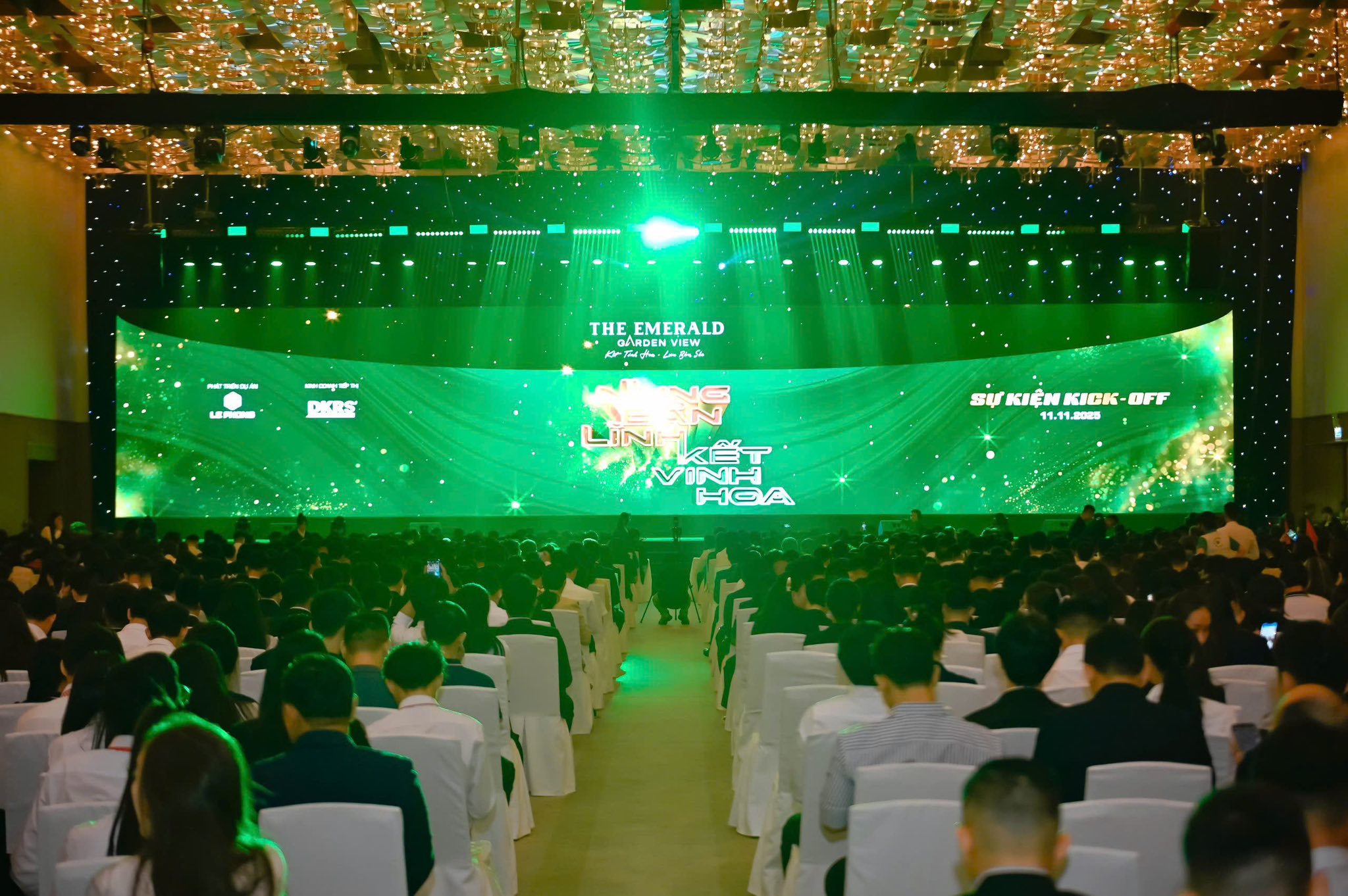 THE EMERALD GARDEN VIEW